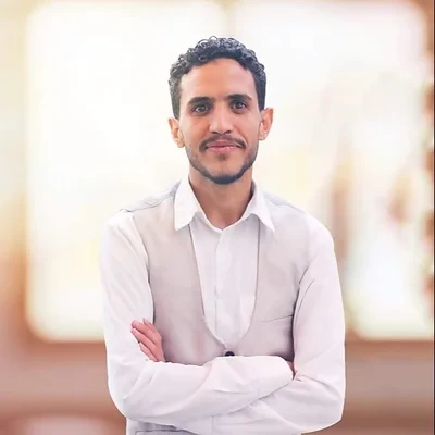 المصمم عمر الخوبري